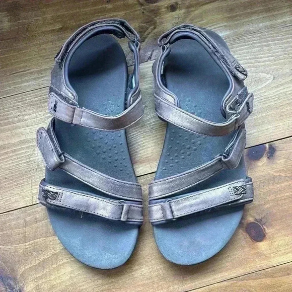 🔥New Balance🔥 | Bronze leather  Maya sports sandals - Picture 2 of 11